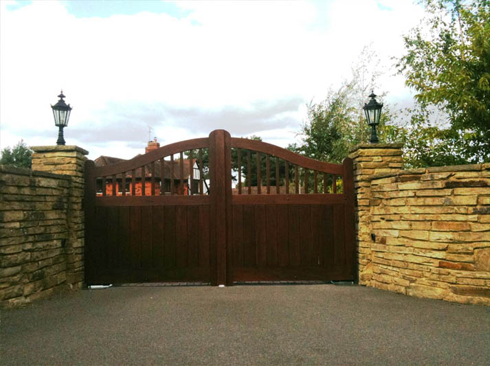 Hollingbury Joinery - Wooden Gate Manufacturers